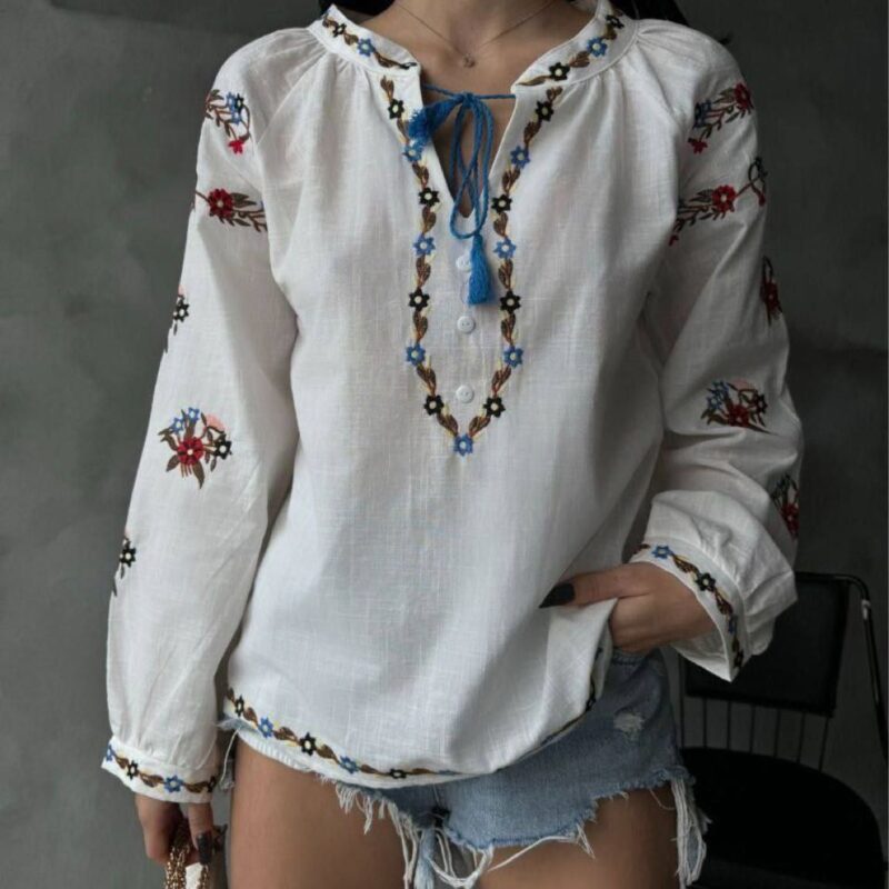 Etnik Desenli V Yaka Bağlamalı Nakışlı Bluz